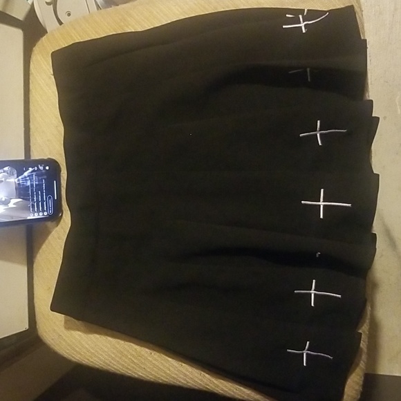 Hot Topic Dresses & Skirts - Cross skirt♡